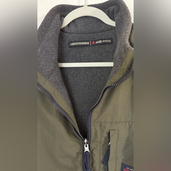 Abercrombie & Fitch Green Tactical Vest - Picture 5 of 6